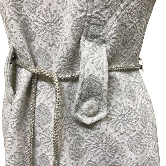 Vintage 1960s Silver over White Sheath Style Party Cocktail Formal Dress - Picture 3 of 6